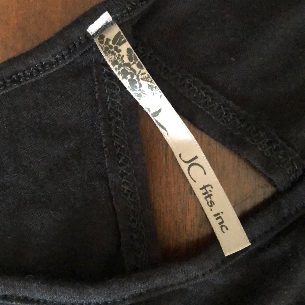 Crop top - Picture 3 of 4